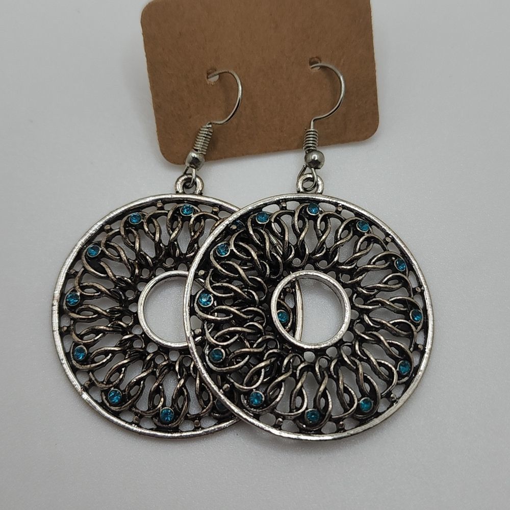 Free w bundle Silver and Turquoise Earrings